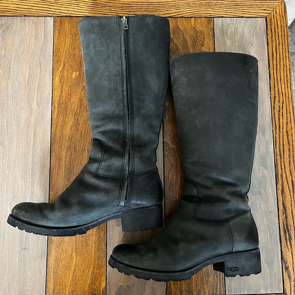 UGG Shoes - UGG leather Bromme II heeled Boots sz 8